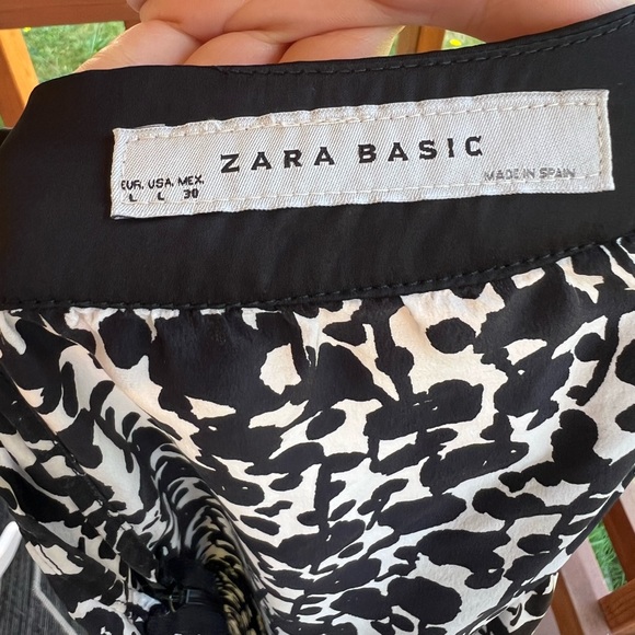 Zara Basic Black & White Printed Silk & Polyester Dress size large - Picture 6 of 6